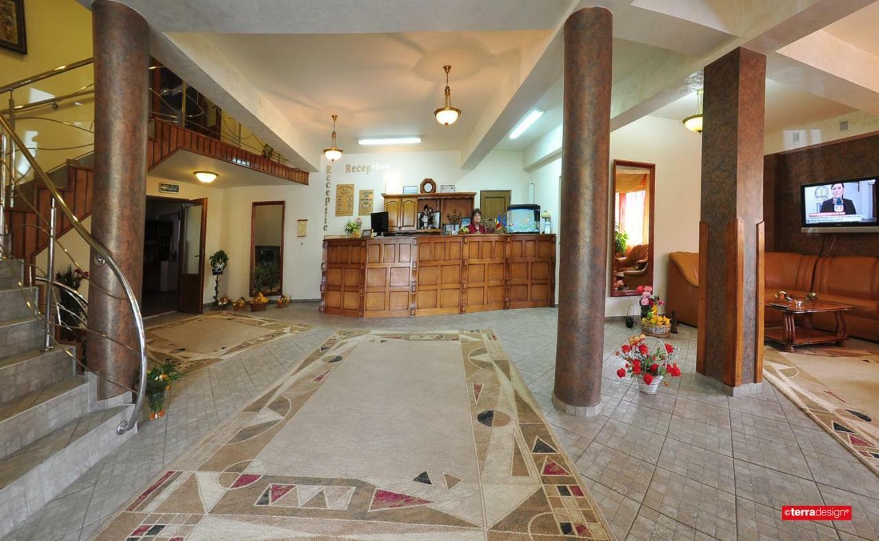 Hotel Cosmos Campulung Moldovenesc Luaran gambar