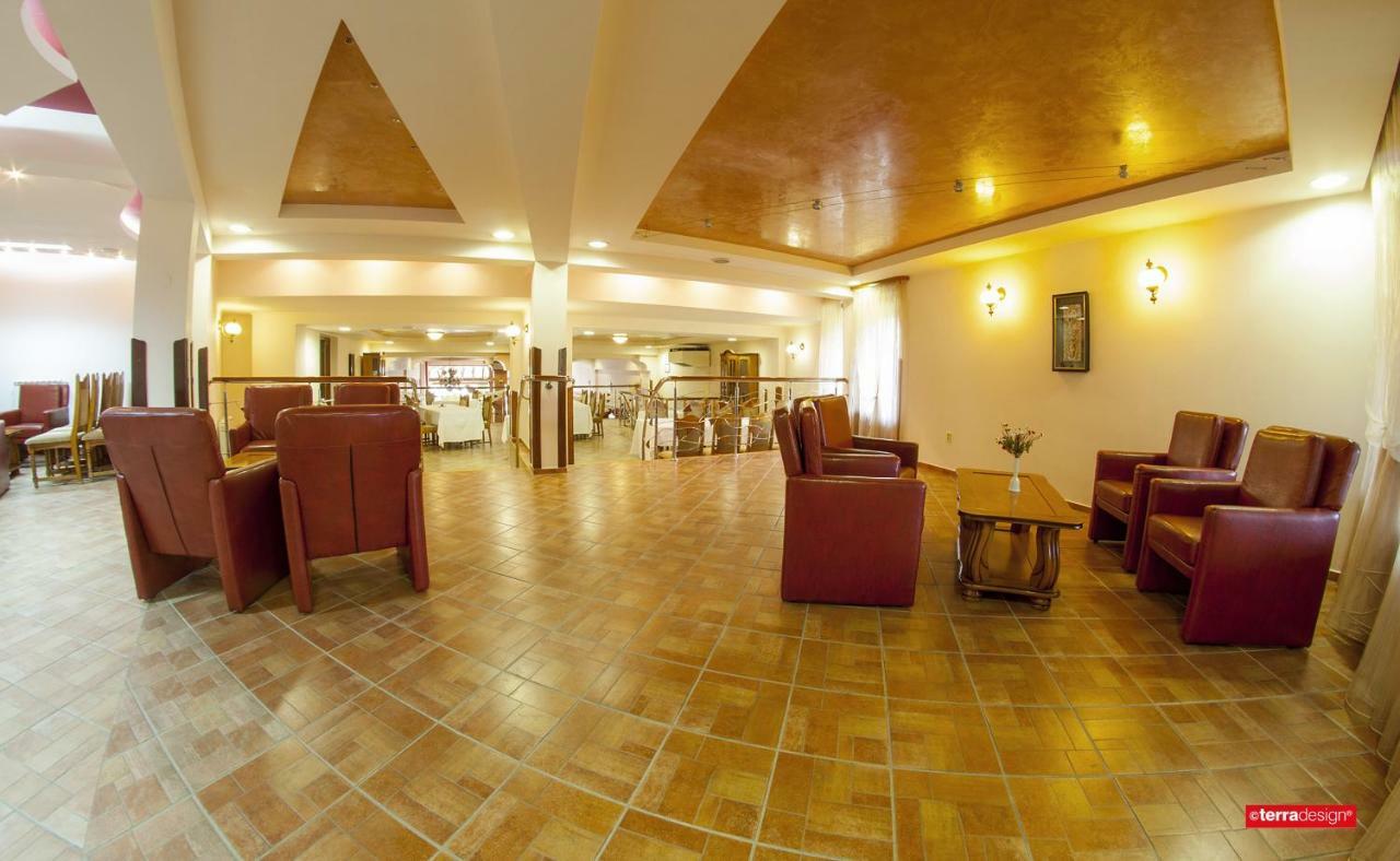 Hotel Cosmos Campulung Moldovenesc Luaran gambar