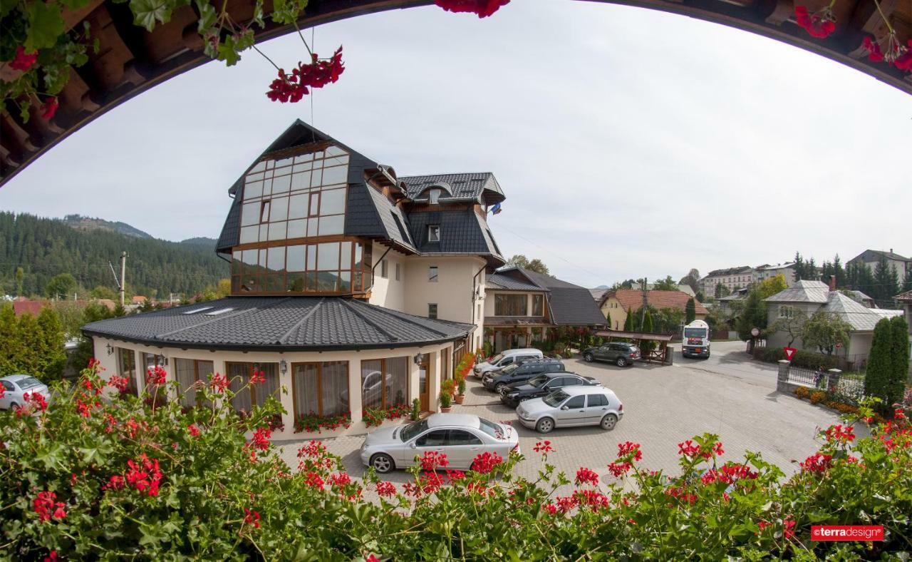 Hotel Cosmos Campulung Moldovenesc Luaran gambar