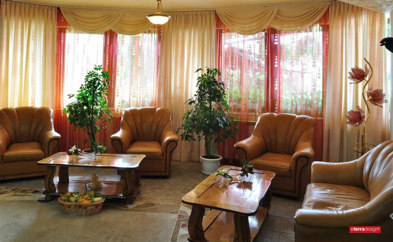 Hotel Cosmos Campulung Moldovenesc Luaran gambar