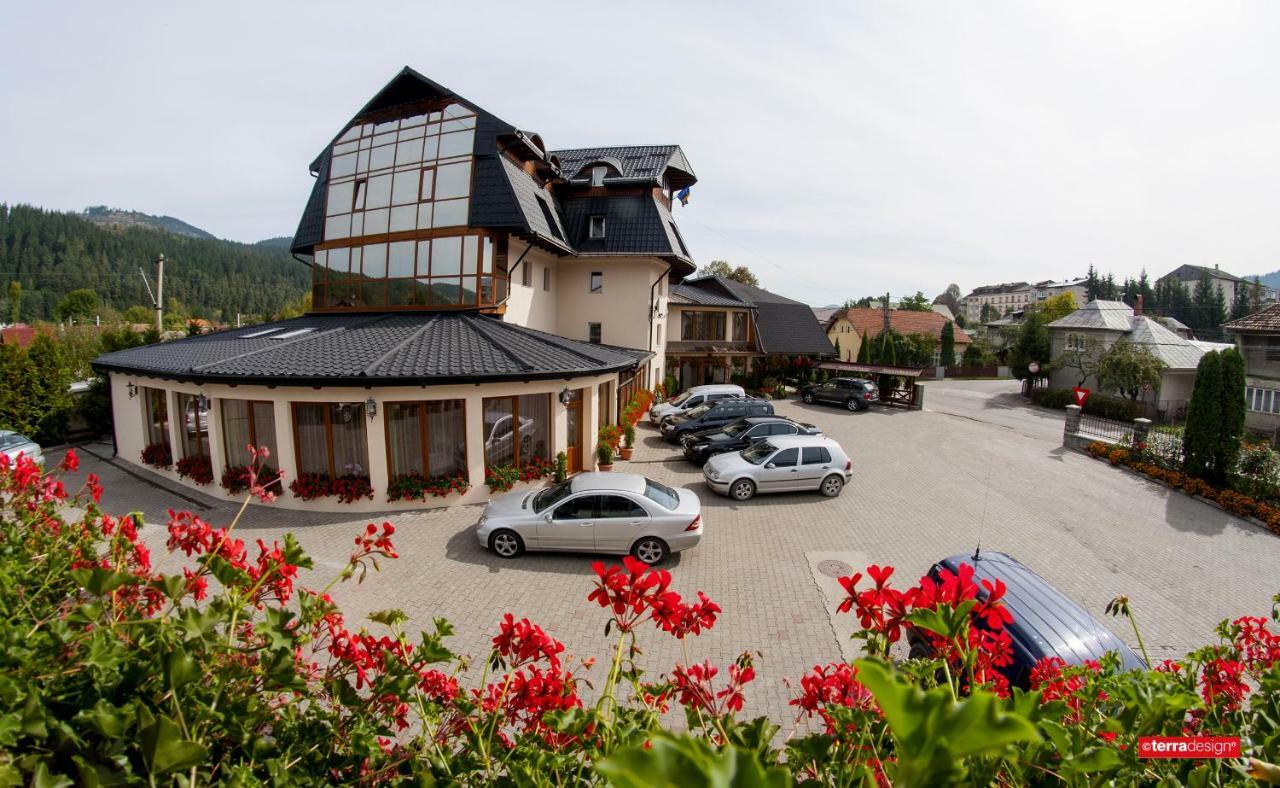 Hotel Cosmos Campulung Moldovenesc Luaran gambar