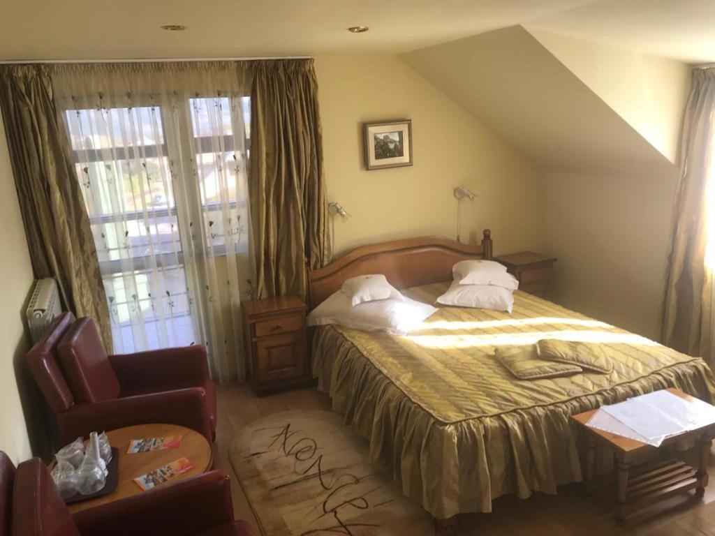 Hotel Cosmos Campulung Moldovenesc Luaran gambar
