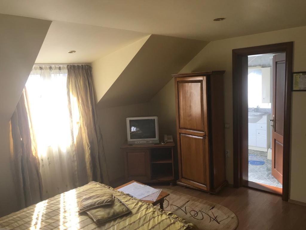 Hotel Cosmos Campulung Moldovenesc Luaran gambar