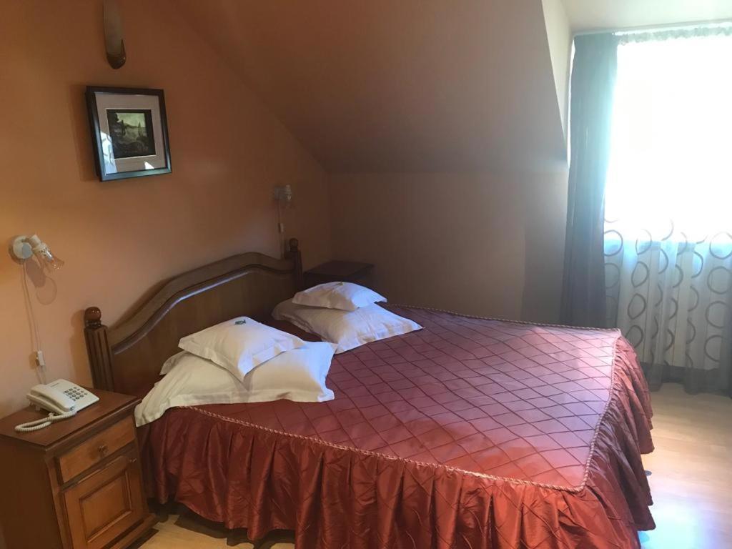 Hotel Cosmos Campulung Moldovenesc Luaran gambar